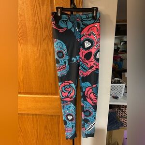 NWOT! Vibrant Skull and Floral Women's Leggings
